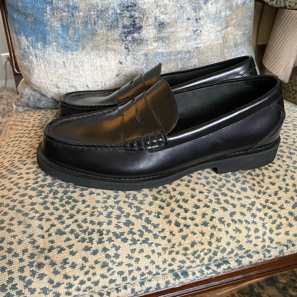 Men’s/Boy’s Rockport penny loafers; SZ 8